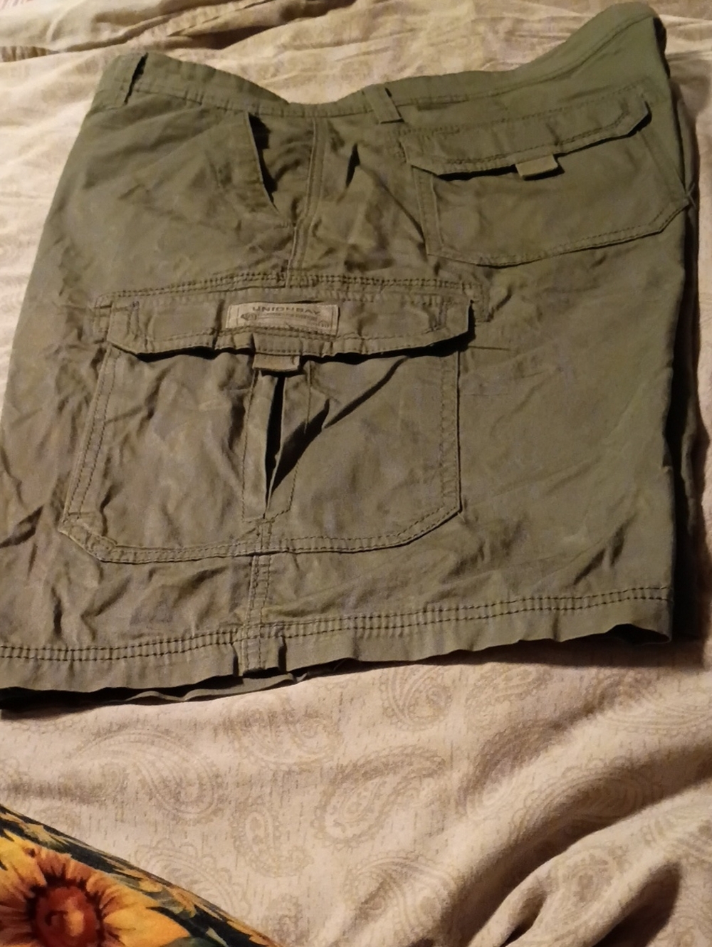 UNIONBAY Men's Olive Cargo Shorts with Flap Pockets